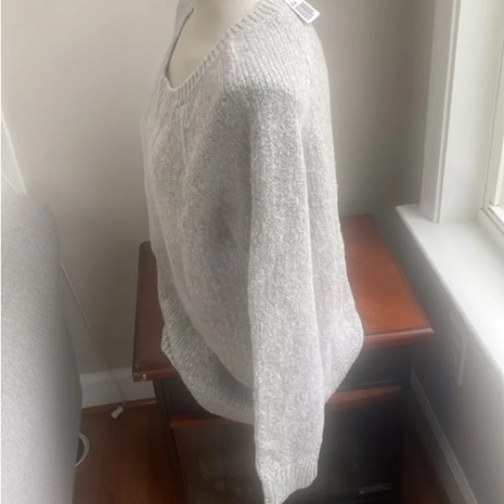 Forever 21 light heather gray long crew neck sweater size large NWT - Picture 3 of 7